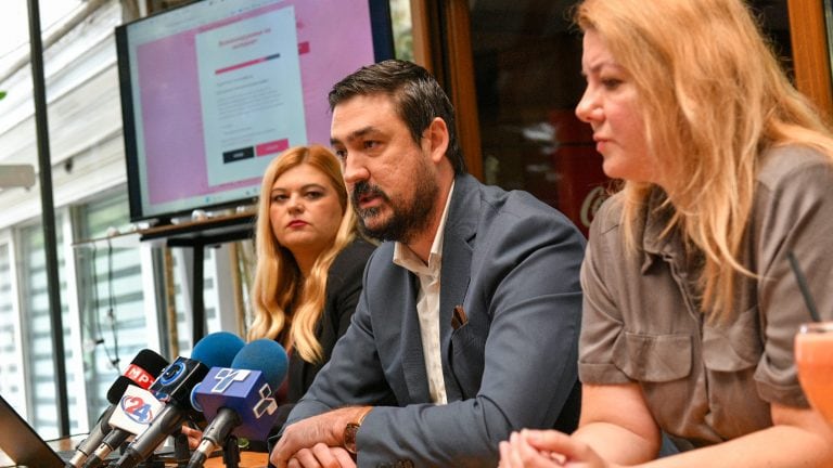 Промовирана алатка за пријавување онлајн вознемирување врз жени во медиумите